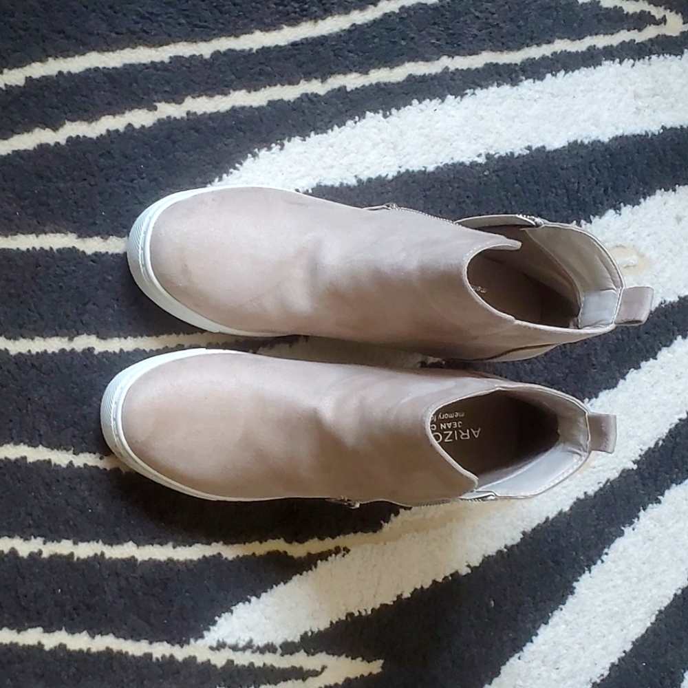 Wedge Snesker with side zip